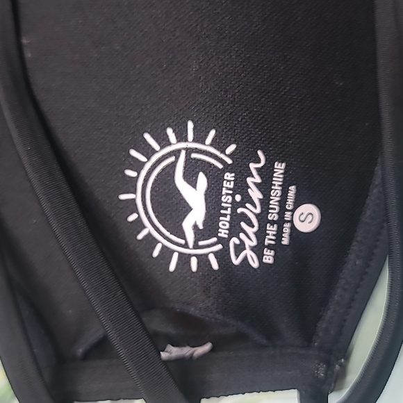 Hollister Sun criss-cross black swim top - Picture 5 of 5